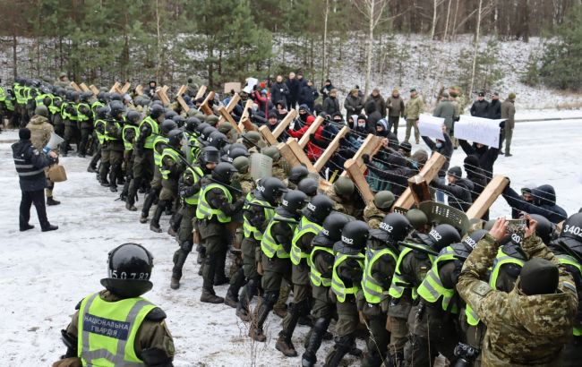 "Мігранти" прорвали кордон і кидали каміння: у Чернігівській області тренувалися силовики