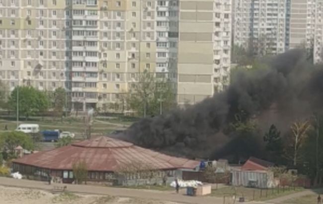 У Києві сталася масштабна пожежа