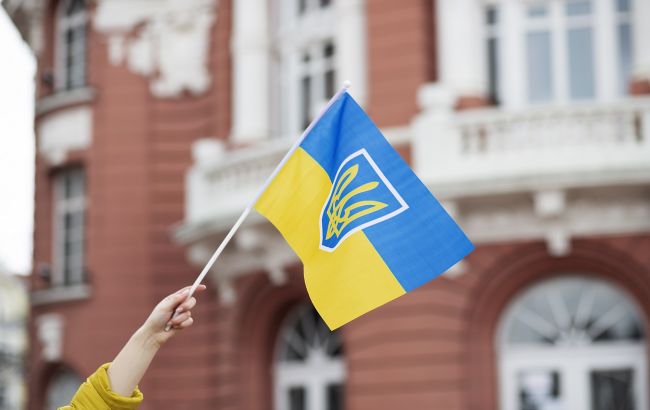 День Конституції України: історія і традиції свята, що не треба робити сьогодні