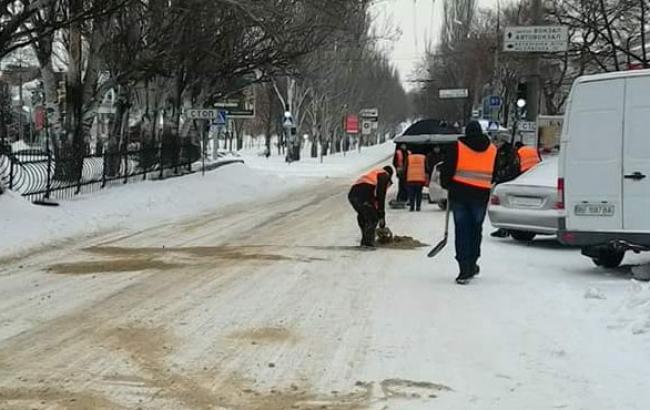 У Києві почали відмовлятися від солі і піску для посипання тротуарів