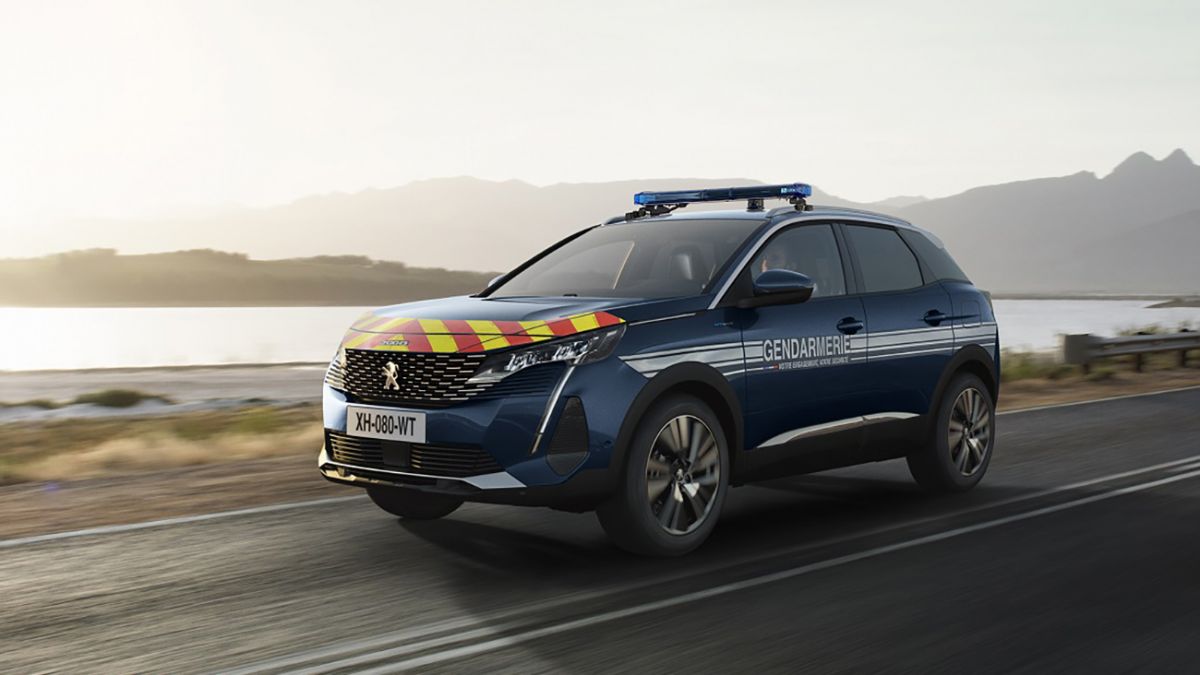 Гибридные кроссоверы Peugeot 3008 Hybrid поступят на вооружение жандармов  Франции | РБК-Україна