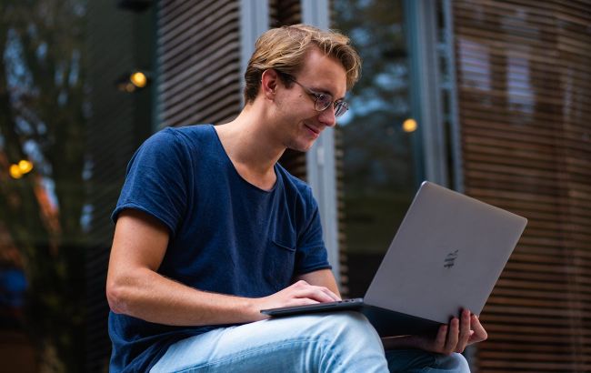 Працюйте ефективніше та комфортніше. 6 корисних функцій MacBook, про які ви могли не знати