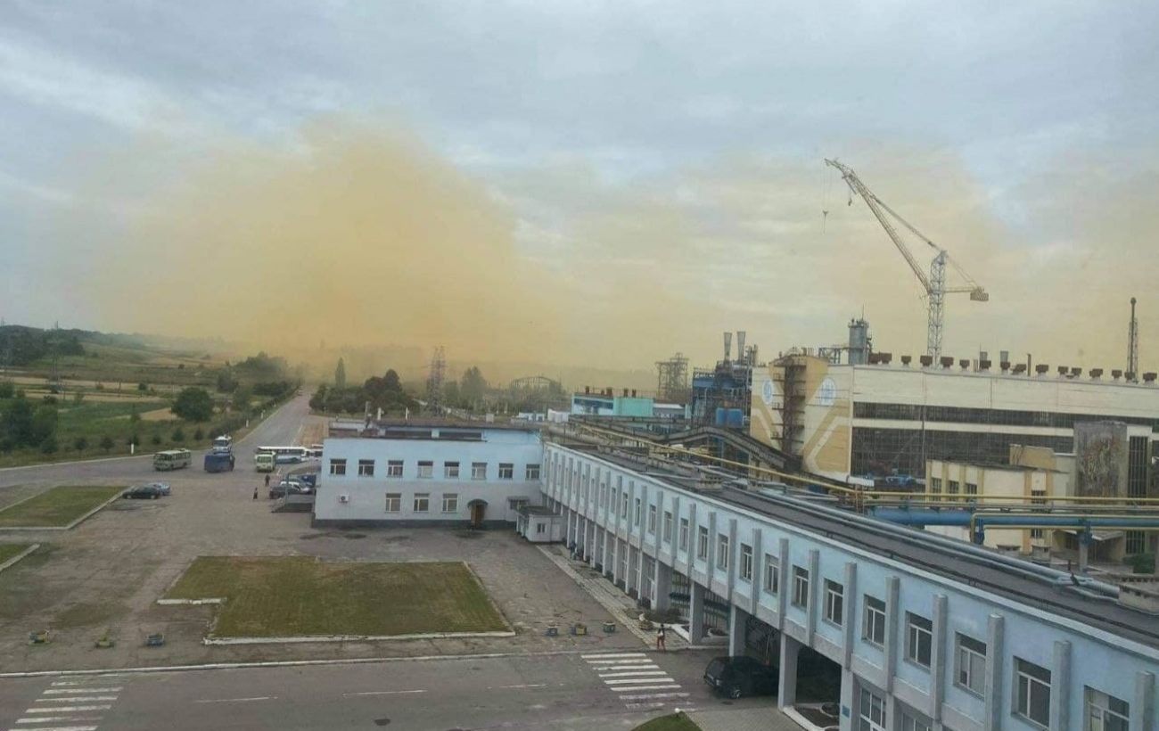 Авария под Ровно на химзаводе - эксперты проведут замеры воздуха | РБК