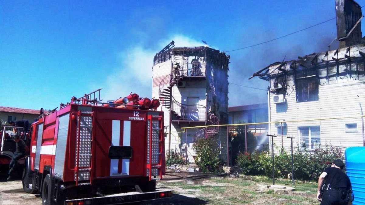 На курорте в Бердянске произошел пожар в гостинице, видео | Стайлер