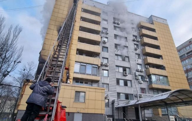 У Дніпрі горить центральний офіс мережі супермаркетів АТБ