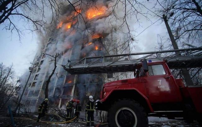 Кількість жертв обстрілу багатоповерхівки у Святошинському районі Києва зросла до 4