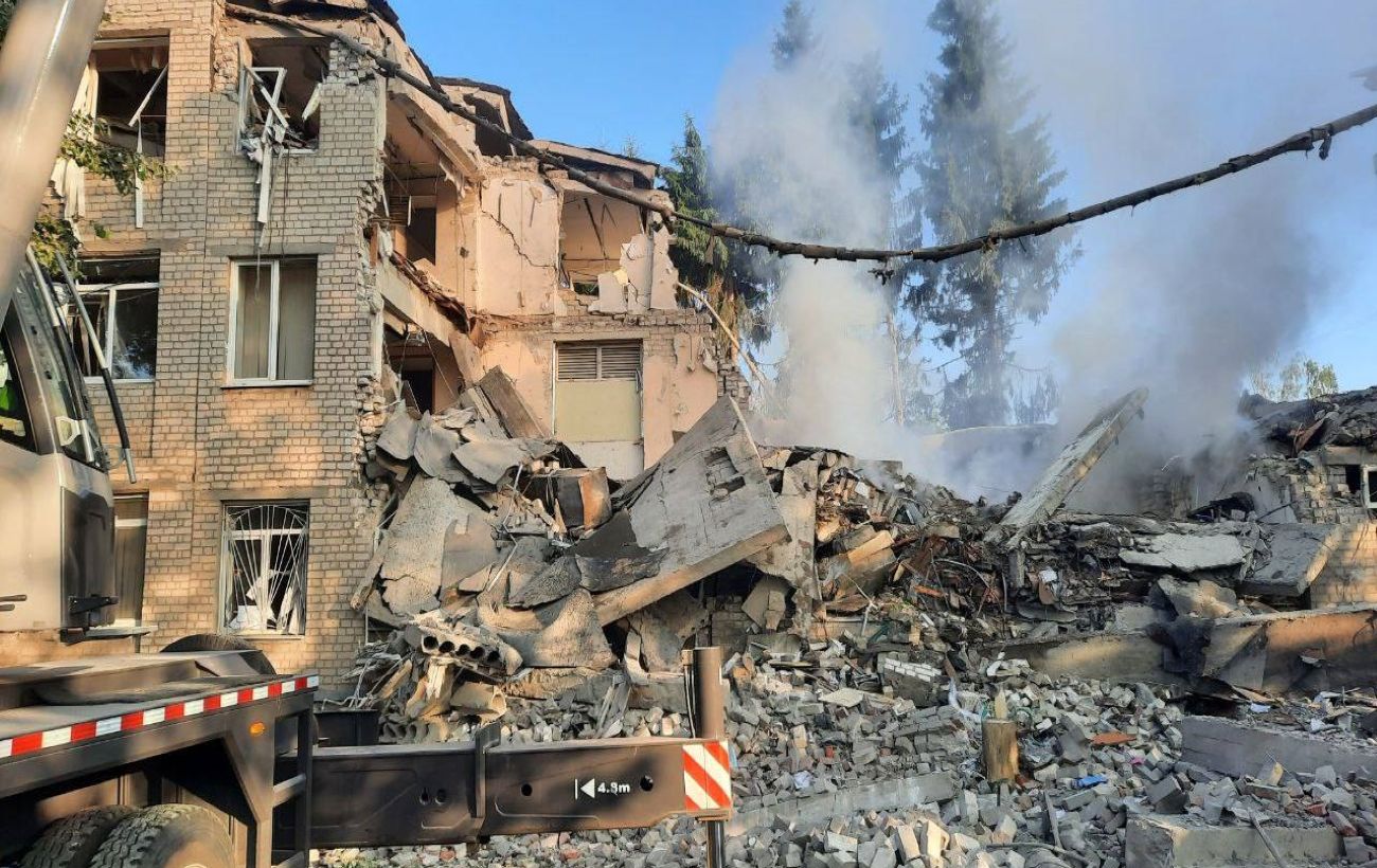 The shelling of Kharkov – the occupiers destroyed a school in one of the districts of the city at night