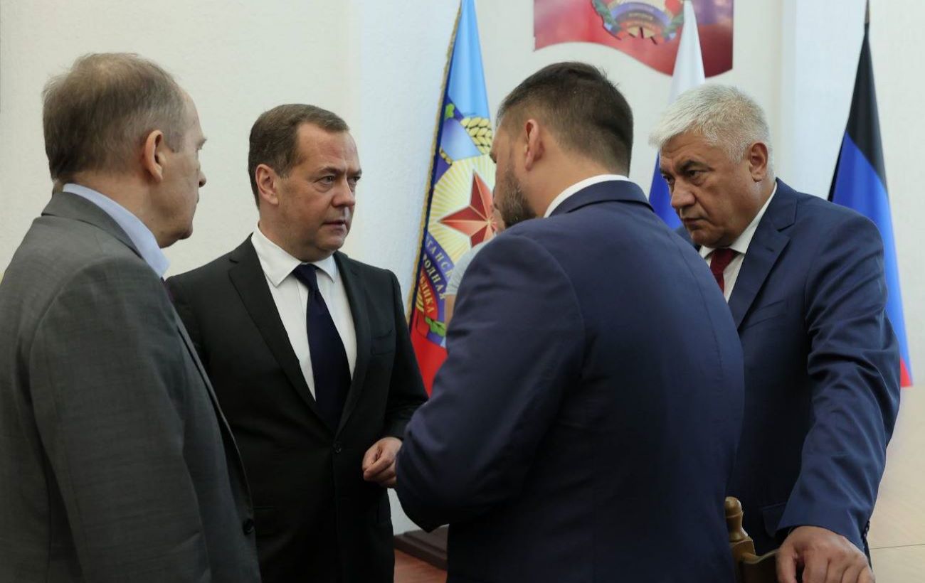 Putin sent Medvedev, Bortnikov and Kolokoltsev to Donbass – what happened