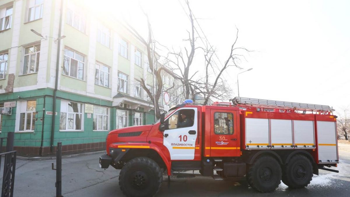 Пожар во Владивостоке вспыхнул 17 декабря на складе - что об этом известно  | РБК Украина