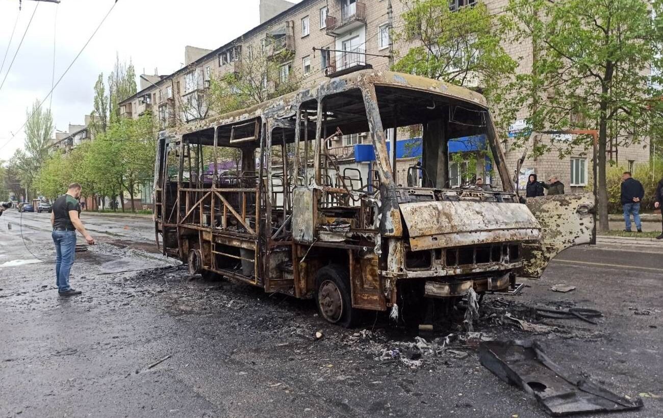 Обстрел Донецка 28 апреля - под огнем оказался центр города, 7 погибших |  РБК Украина