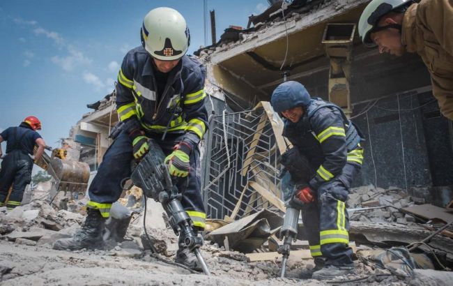 В Краматорске количество жертв ракетного удара снова возросло. Спасательные работы завершены