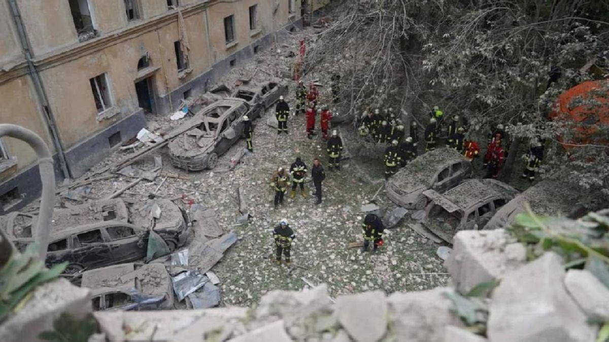 Ракетный удар по Львову 6 июля - жители дома рассказали о взрыве, видео |  Новости РБК Украина