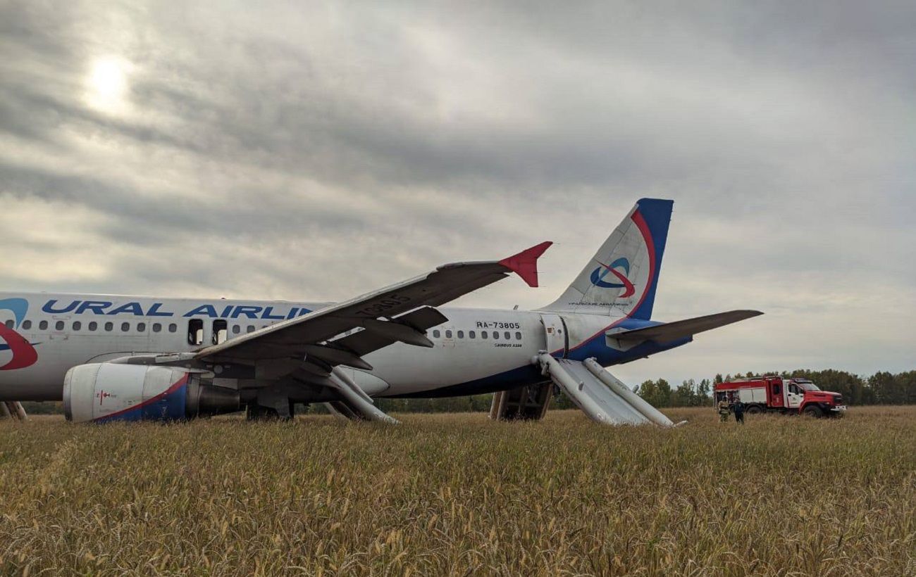 Russian Aviation Crisis: Emergency Landing Unveils Troubling Issues and Air Incidents Amidst Sanctions