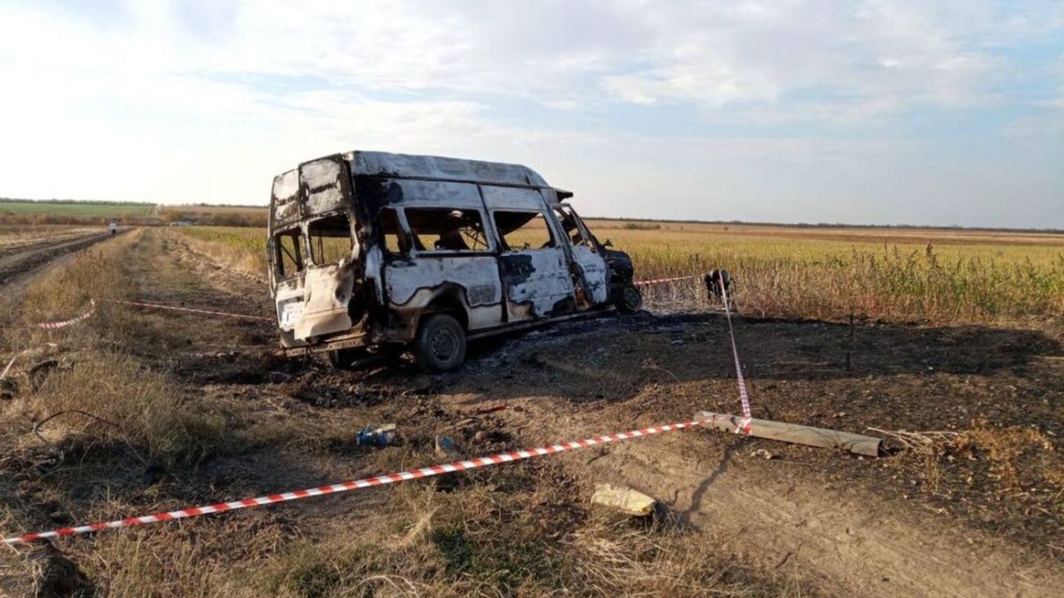 Авто подорвалось на противотанковой мине под Николаевом - есть жертва и  раненый | РБК Украина