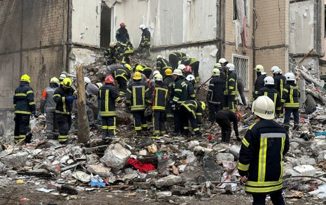 В Одесі з-під завалів будинку дістали тіло ще однієї дитини