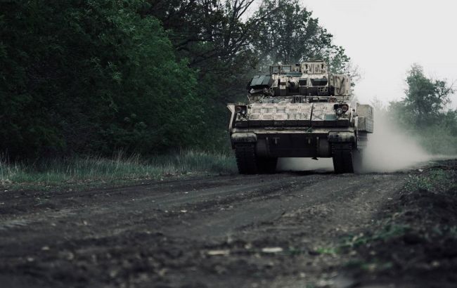 Дрон помітив, Bradley - рознесла. 47 бригада показала ефектне знищення двох БТР ворога