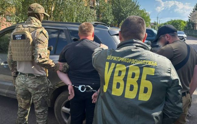 Правоохоронці викрили схему переправників ухилянтів та затримали їхніх "клієнтів"