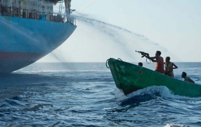 Шість українців опинилися у полоні у піратів, які захопили судно біля Нігерії
