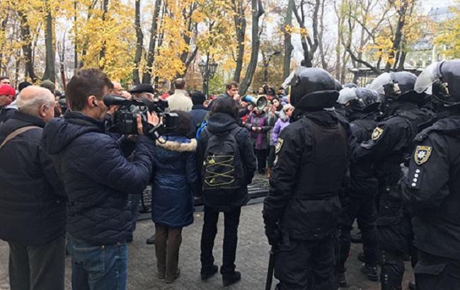 В Одессе в ходе акции возник конфликт, травмированы 6 полицейских