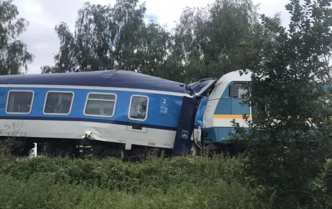 У Чехії зіткнулися два пасажирські потяги. Постраждали 50 осіб