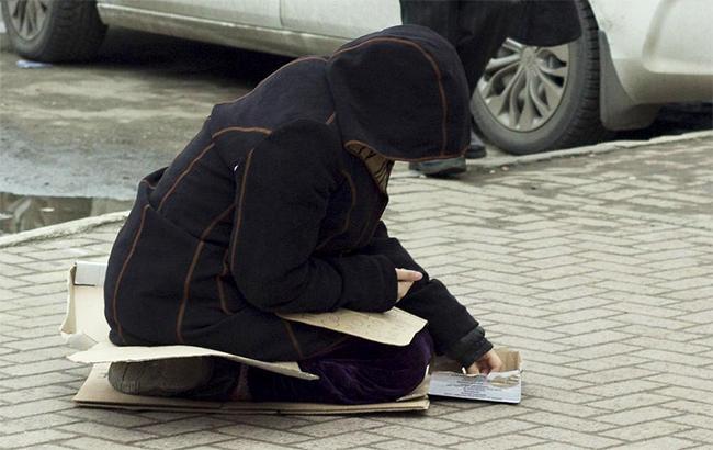 На Закарпатті жінка продала в рабство сестру з малолітньою дитиною