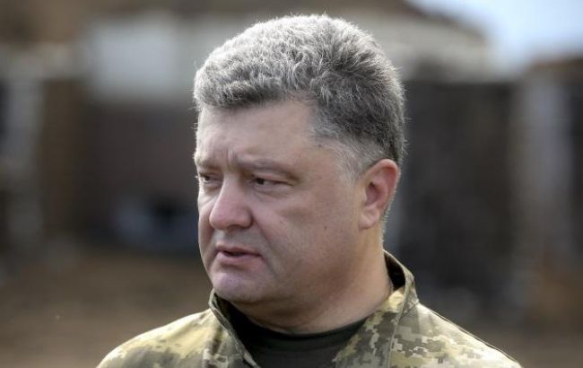 Порошенко требует за два месяца восстановить телевышку на Карачуне