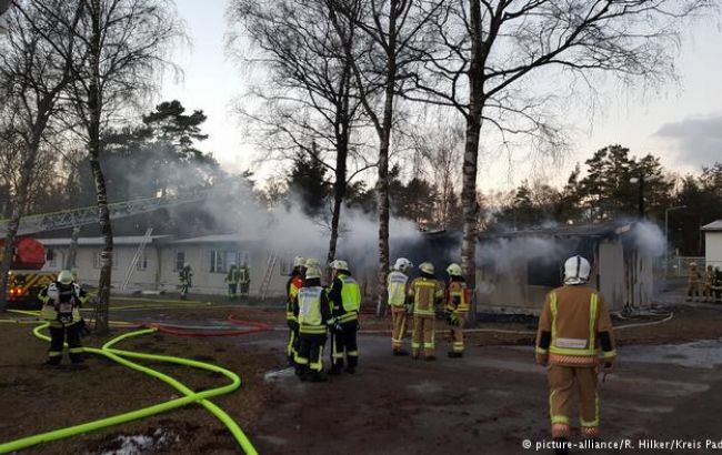 У Німеччині затримали п'ятьох підозрюваних у підпалі гуртожитку для біженців