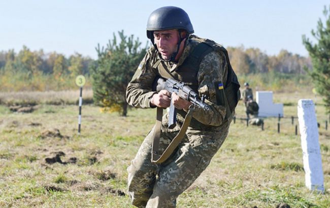 Обстрел автомобиля и 8 нарушений "тишины": боевики на Донбассе активизировались