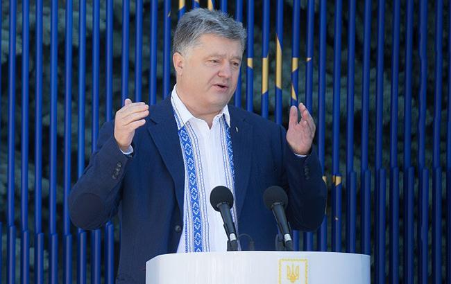 Порошенко заявил, что больше половины украинцев доверяют украинской полиции 