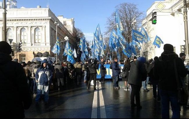 Митинг в Киеве: под Радой собралось около тысячи протестующих