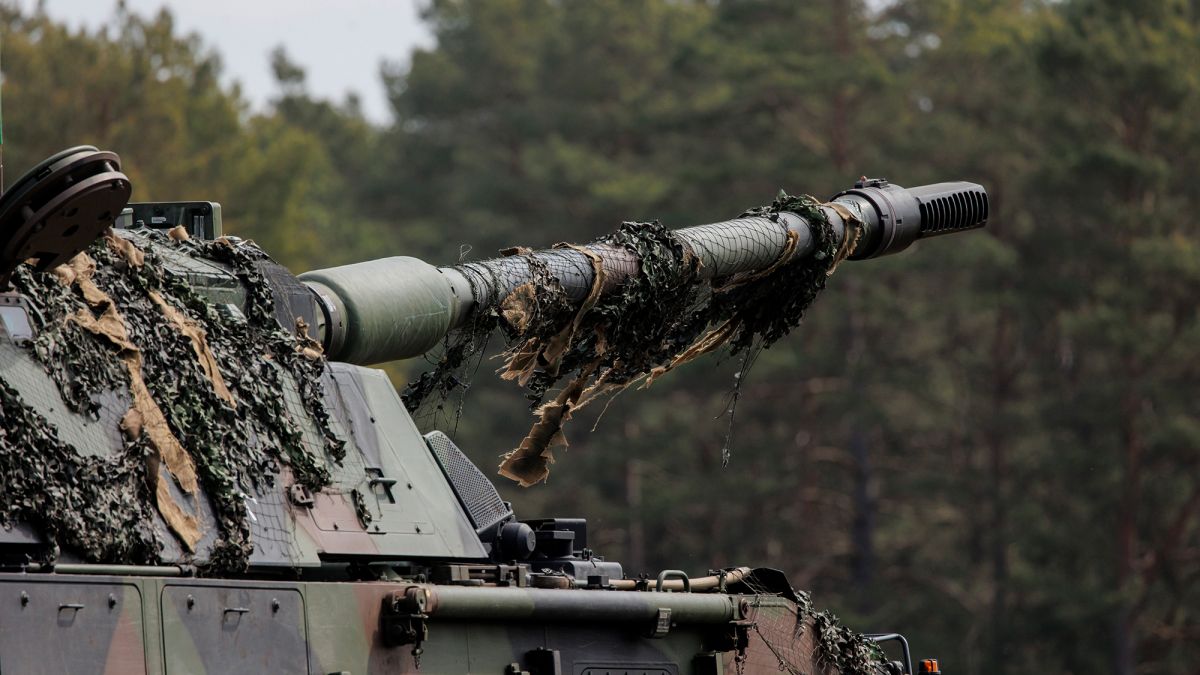 Танки россиян уничтожили украинские военные - в сети показали видео | РБК  Украина