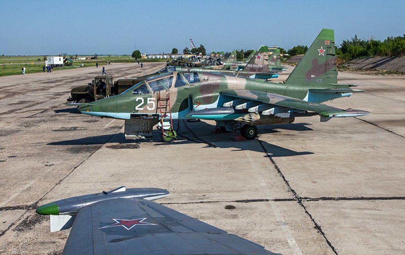 russian_lipetsk_air_base_su_25ub_foto_ro