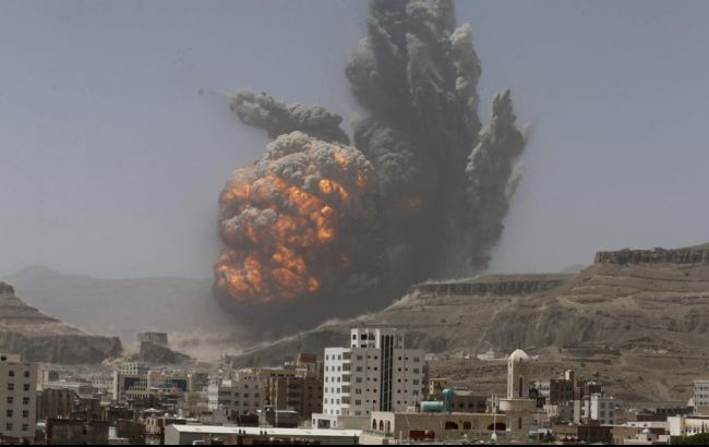 В Йемене в результате авиаудара арабской коалиции погибли 33 человека