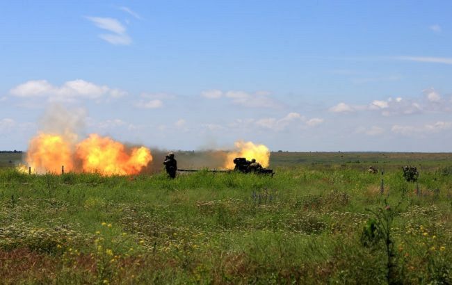 Великокаліберні кулемети, міномети та гранатомети: на Донбасі спочатку доби 6 обстрілів