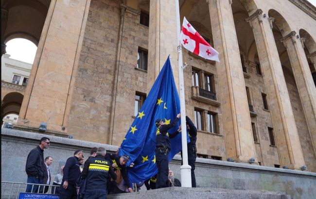 В Грузії оштрафували правопорушників, що спалили прапор ЄС