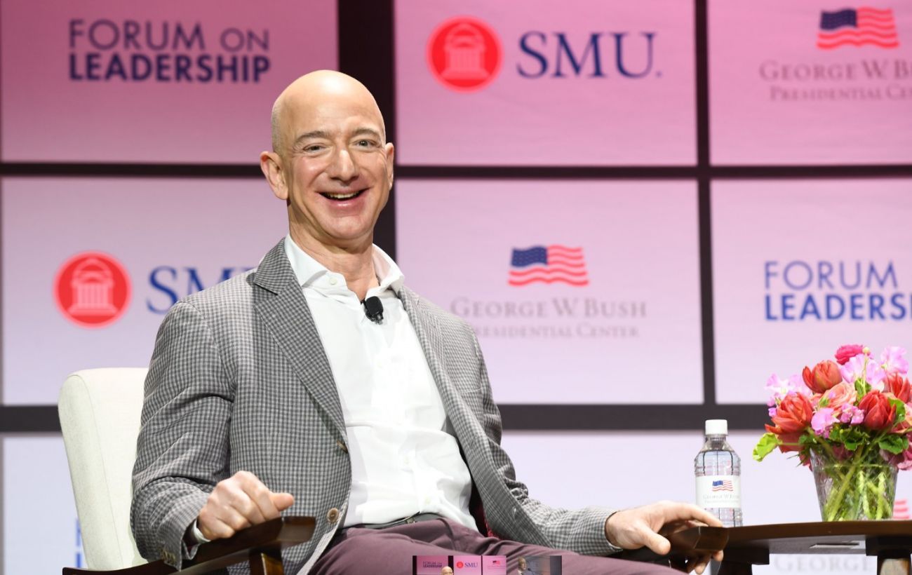 Jeff Bezos Sell Shares and Steps Down as Amazon CEO