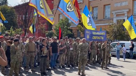 Veterani Ato Na Marshi Zahisnikiv U Kiyevi Vislovilisya Pro Putina Video Stajler