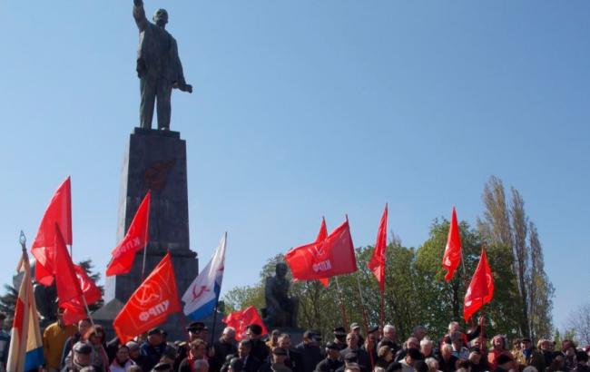 У день народження Леніна в Севастополі приймали в партію і комсомол