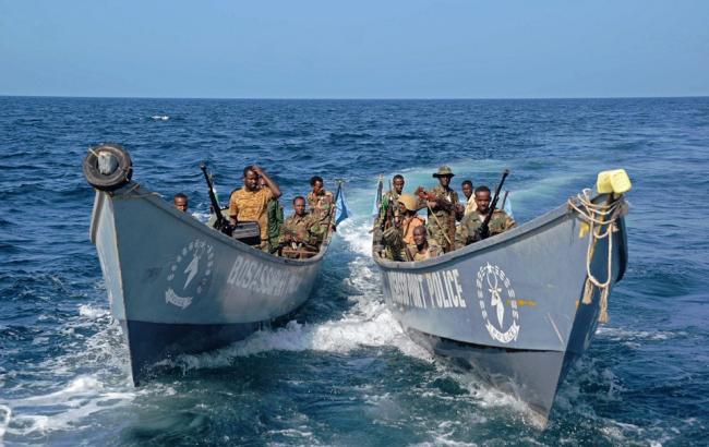 У берегов Сомали пираты захватили индийское грузовое судно