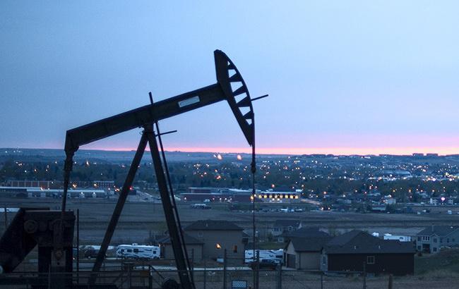 Ціна нафти Brent опустилася нижче 75 доларів за барель