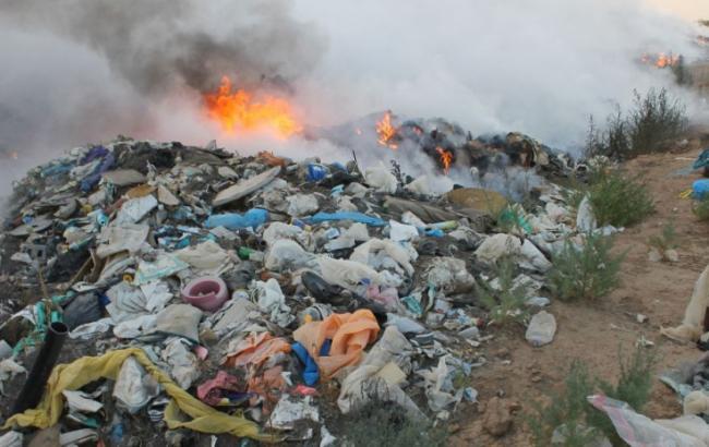 Пожежу на звалищі у Львівській області ліквідовано