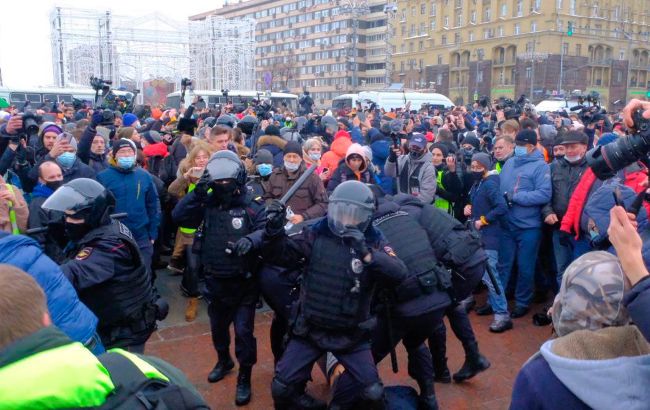 Протесты в Москве: задержали более 5 тысяч человек