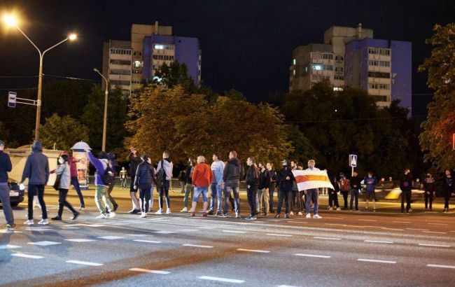 На протестах в Білорусі знову затримали десятки людей