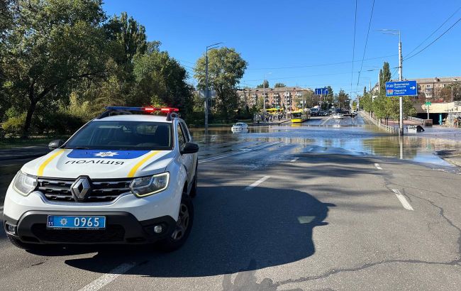 У Києві "потоп" біля метро "Дорогожичі": що сталося