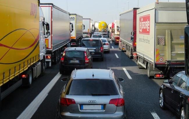 В Одеській області жінка під час оформлення ДТП потрапила в іншу аварію