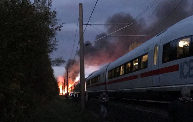 В Германии на ходу загорелся поезд с 500 пассажирами