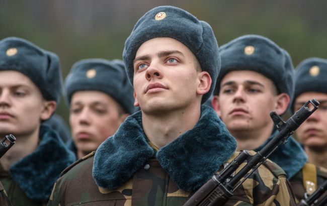 Від'їзд білоруських дипломатів з України - тривожний сигнал, - радник глави МВС