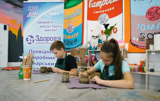 Дети Харькова бесплатно посещают занятия по арттерапии при поддержке фармкомпании "Здоровье"