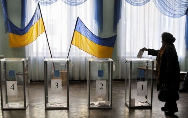 Вибори 2015: сьогодні в Україні вибирають місцевих рад і мерів