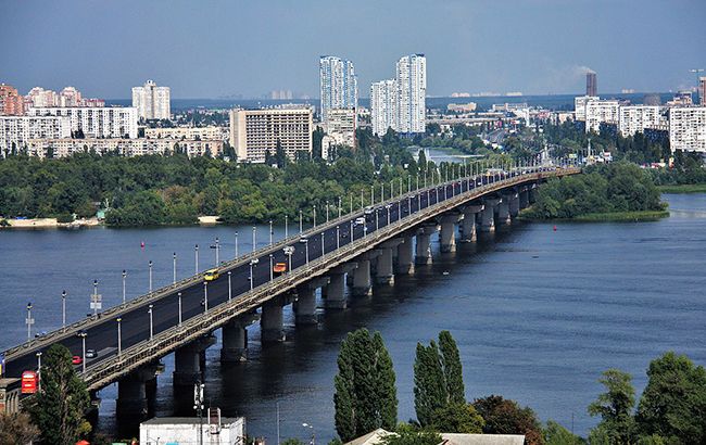 В Киеве завтра частично ограничат движение на мосту Патона